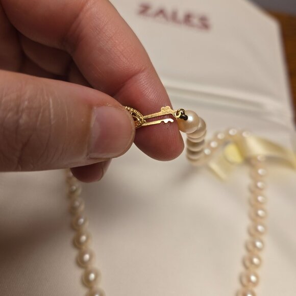 Zales Classic Pearl Necklace, 18", 14K clasp, NIB - Picture 2 of 4